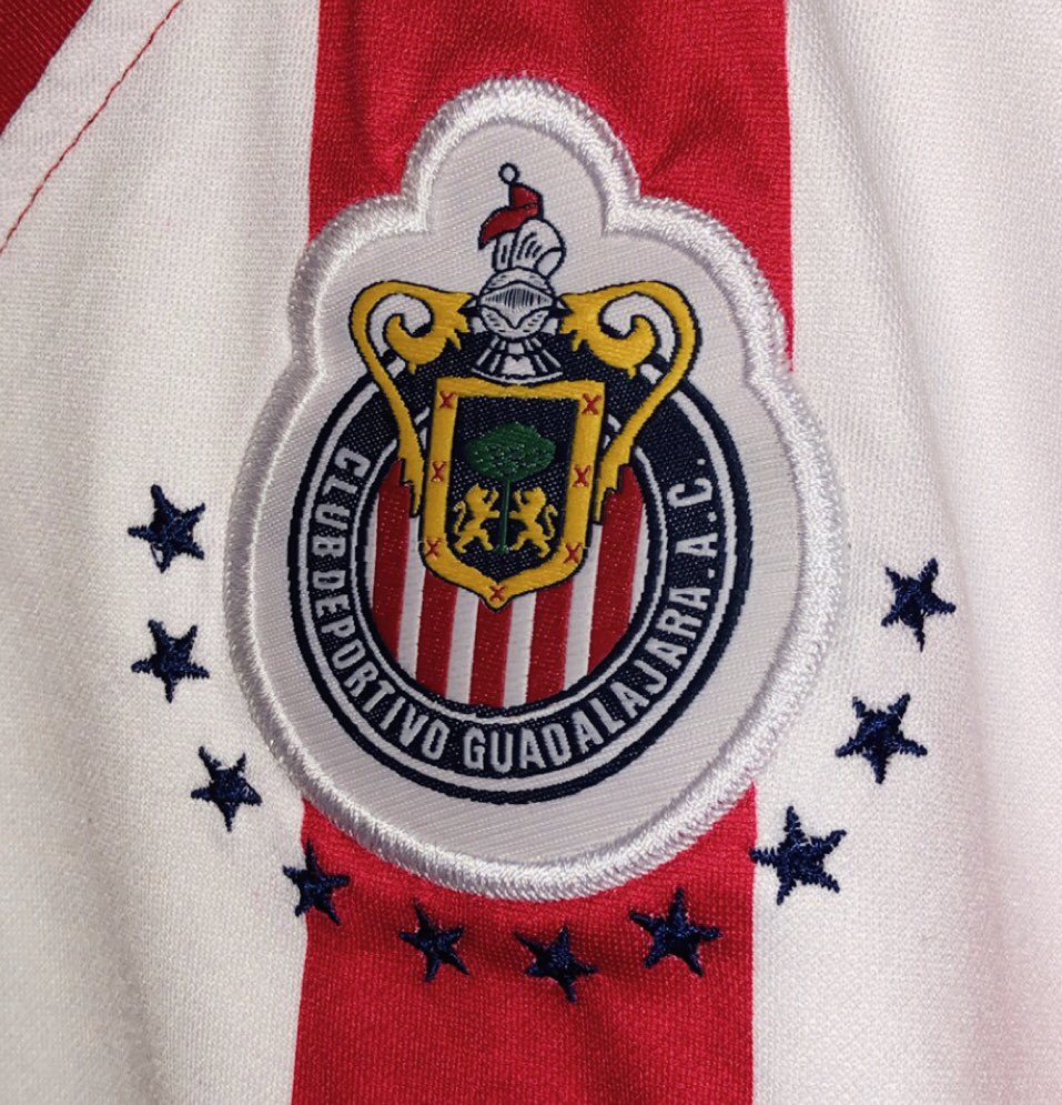 To celebrate our awesome new logo we're giving 1 lucky follower the chance to win this stunning 2002/2003 <a href="/ChivasEN_/">CHIVAS</a>  home shirt, just follow the steps👇

1️⃣ follow <a href="/kdfootballshirt/">KD Football Shirts</a> 
2️⃣ tag one person below 
3️⃣ retweet this post 

Winner announced 29th November, good luck! 🙌
