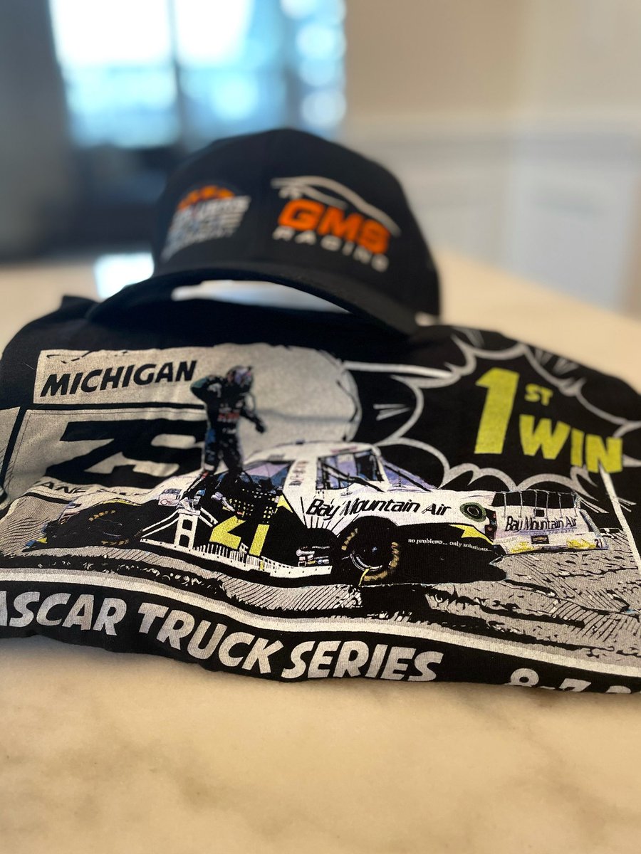 ZaneSmith's tweet image. In honor of you guys awarding me most popular driver, to give back I’m  doing a giveaway! 3 chances to win, 3 different giveaways.
