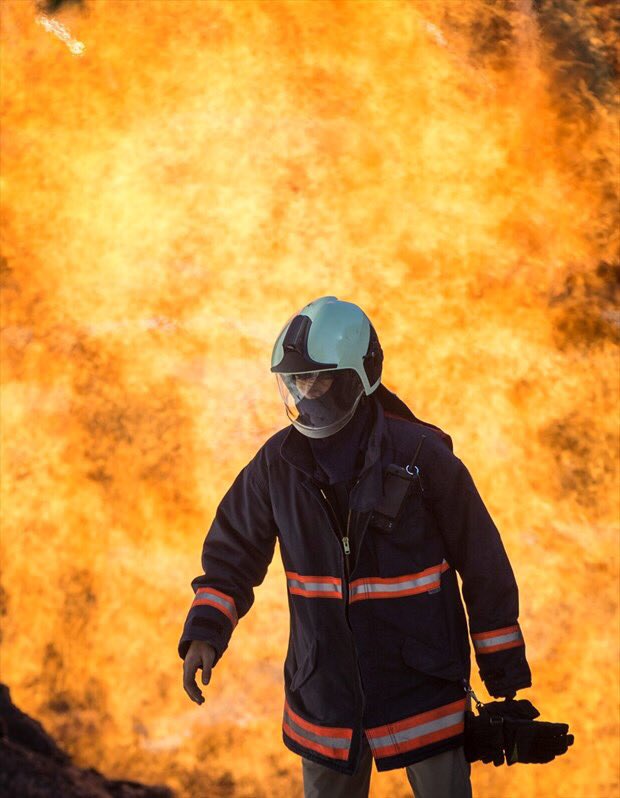 Sizler yangından kaçarken biz alevlere dalıyoruz. 

#destekolunmeslekolalım