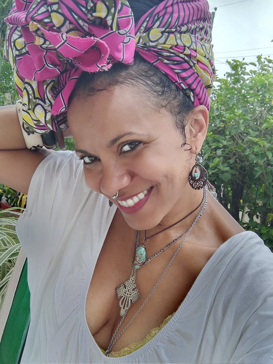 JBonterre's tweet photo. PRAY for people who do not liKe you because of their envy or haVe mistreated you with their badmind behaVior. Resentment is the #1 roadblocK to accessing your true SPIRITUALPower.  PositivityEveryday🙏🏽 LOVEYou🖤
💡#SPiCEDReasoning 
#SPiCEDnetworK🌿 https://t.co/Y9NJHEfTPM