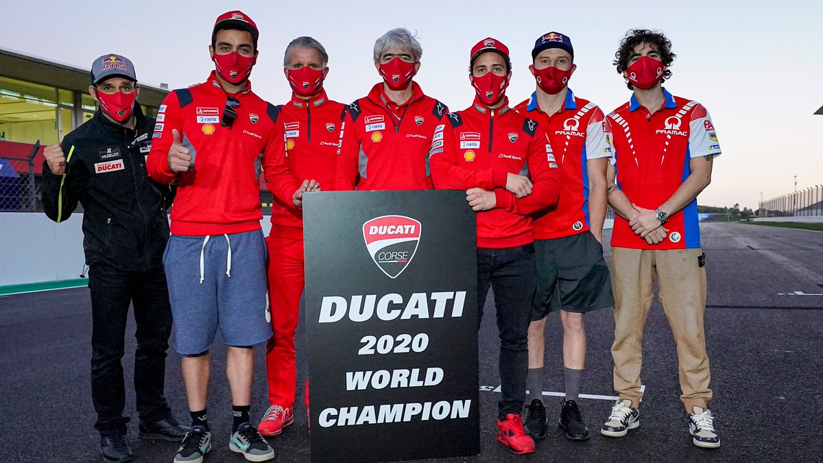 ducaticorse's tweet image. 5️⃣ riders, 9️⃣ podiums, 2️⃣ wins, and 1️⃣ bike: the Ducati Desmosedici GP 🏍️! 2020 will always be an unforgettable season in Ducati’s @motogp history:

@andreadovizioso: 1x🥇1x🥉
@petrux9: 1x🥇
@jackmilleraus: 1x🥉3x🥈
@pecco63 1x🥈
@johannzarco 1x🥉

#ForzaDucati