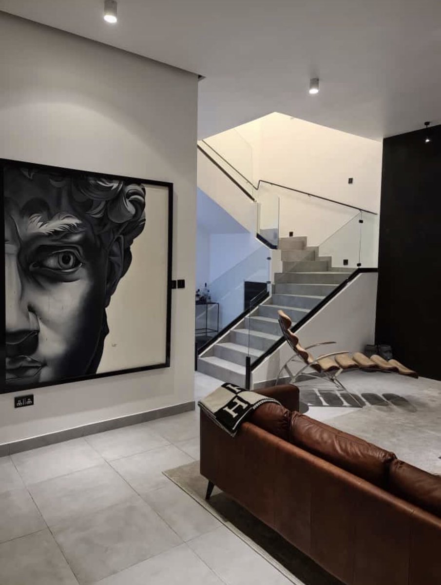 YOMIBAS2's tweet photo. Some of my installed paintings in their homes. I am Yomibas, an oil painter best known for large scale paintings and each piece takes an average of 100hours 
#ArtistOnTwitter #WeAreNigerianCreatives #creativity #artwork #Artsakh #artshare #design #drawing #commissionsopen https://t.co/hyFVyCGRPz