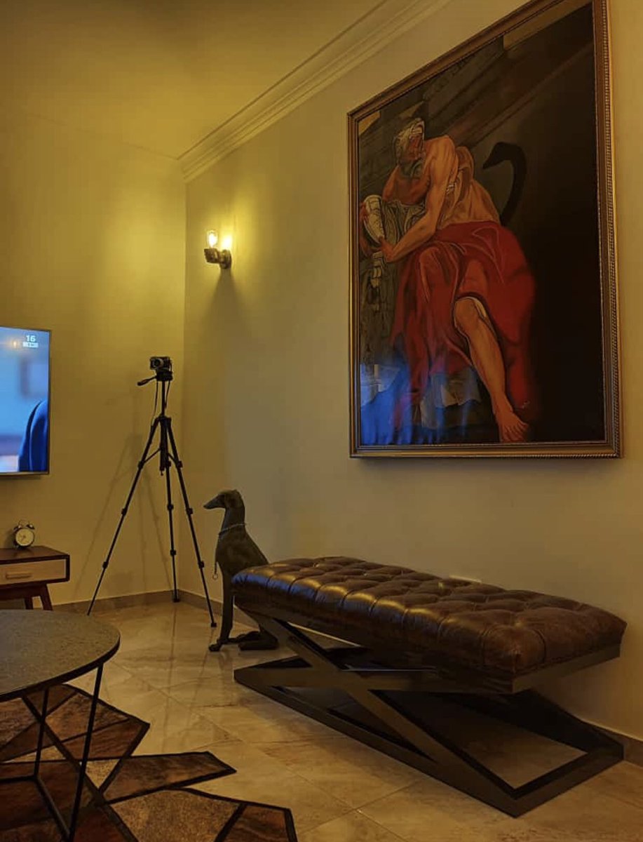 YOMIBAS2's tweet photo. Some of my installed paintings in their homes. I am Yomibas, an oil painter best known for large scale paintings and each piece takes an average of 100hours 
#ArtistOnTwitter #WeAreNigerianCreatives #creativity #artwork #Artsakh #artshare #design #drawing #commissionsopen https://t.co/hyFVyCGRPz