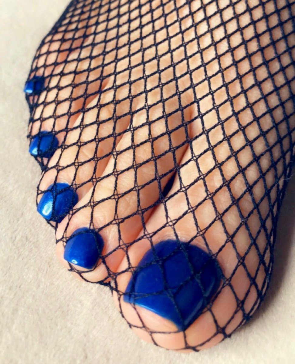 angryboredd's tweet photo. Bugün lacivert 💙😈 https://t.co/LJpSUgrfCC