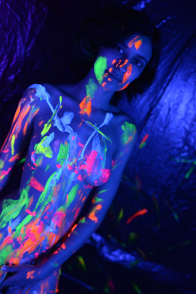 NaiadesCosplay's tweet photo. My newest set is out and part of my Black Friday sale!
Find it right here: https://t.co/oKAsX5mhMf
#model #nude #blacklightpaint #bentbox #paint #bentboxmodel #lewdmodel #nsfw #blacklight #onlyfansthread https://t.co/hBxAwZCT5A