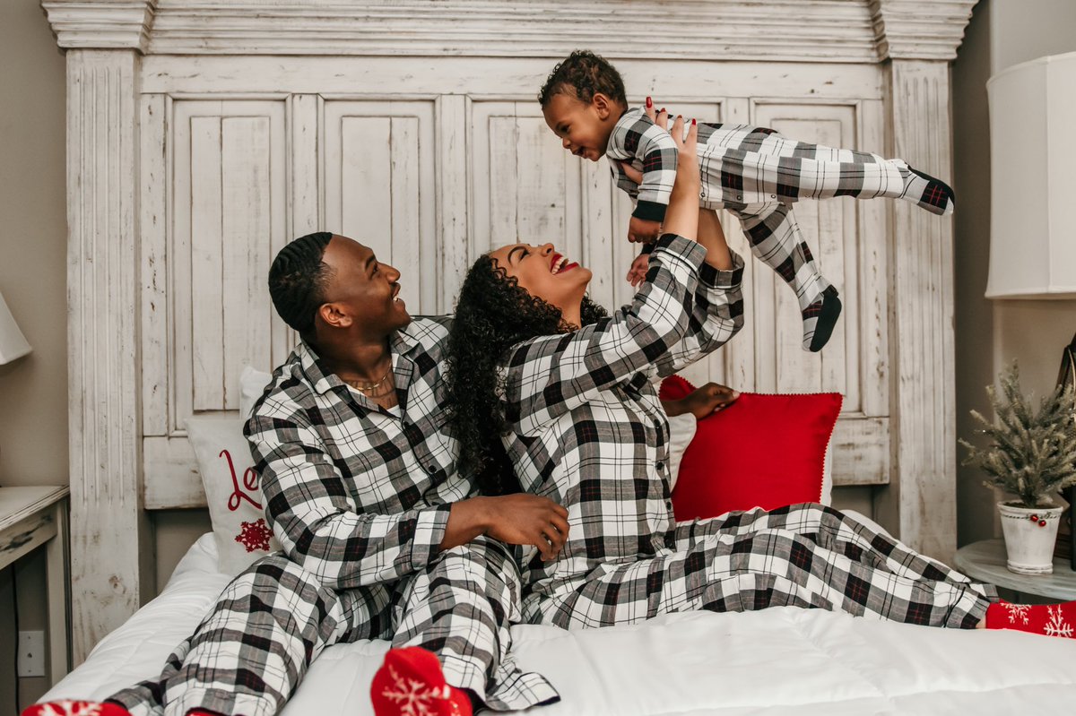 _MallyMaal's tweet photo. First Holiday season as a family ❤️ https://t.co/EHTTQgYKlH