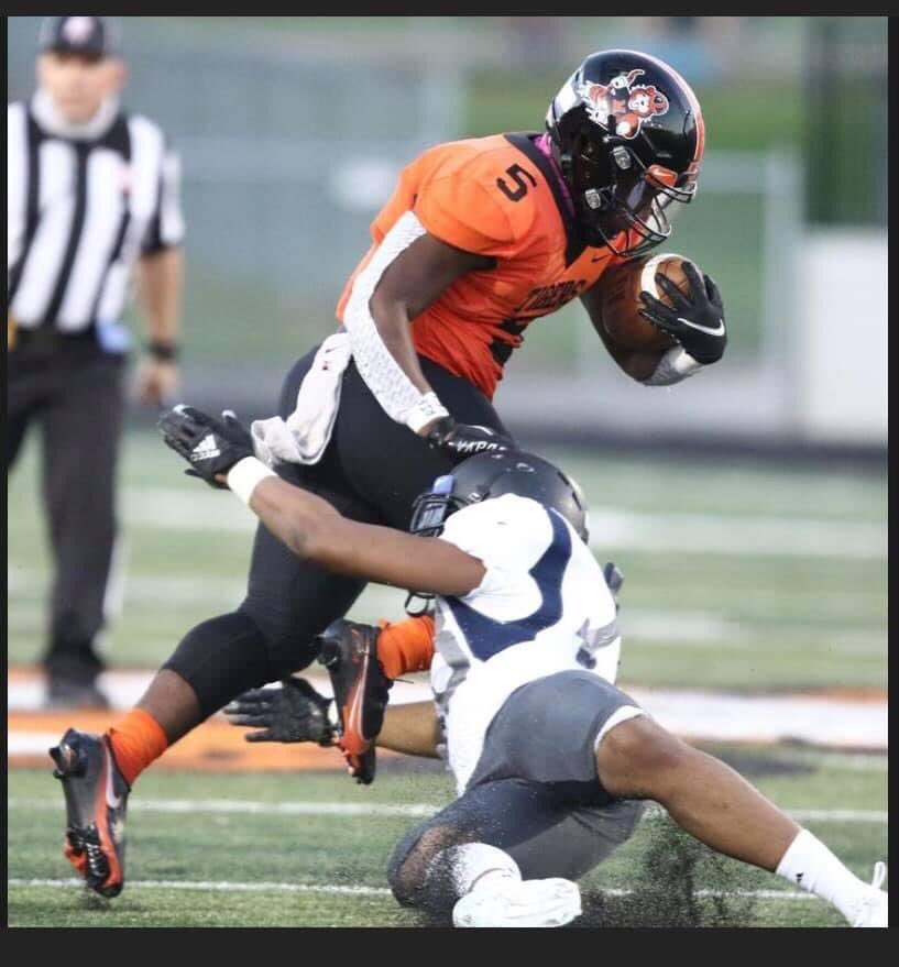 VensonRaekwon's tweet photo. Thank you Massillon for everything, these have been the best 4 years of my life, that’s all for me.. 5 out✌🏾🖤🧡 https://t.co/Ugju0uuUas
