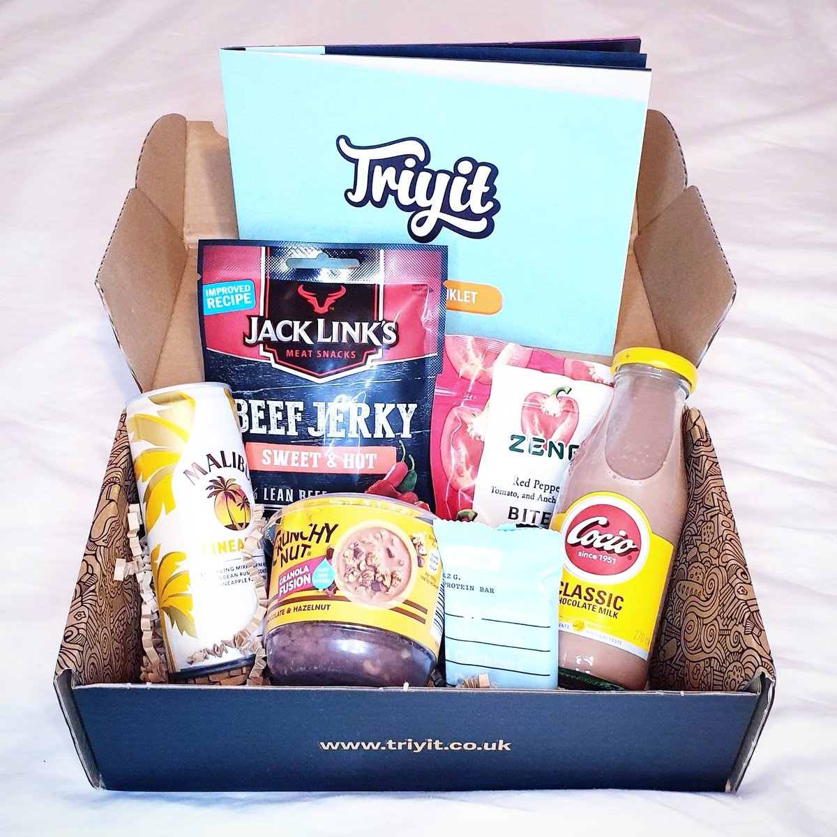 samples_beauty's tweet photo. Received my Triyit Box recently. It's such a lovely way to try new products and see if they fit you.

#Triyit #triyituk #tastestoogood #malibucans #rxbar #yourgoodmoodwingman  #zenbuk #jacklinksuk #tester #reviewer #gifted #freebies #lovebeautysamples https://t.co/xX2TVSHzGt
