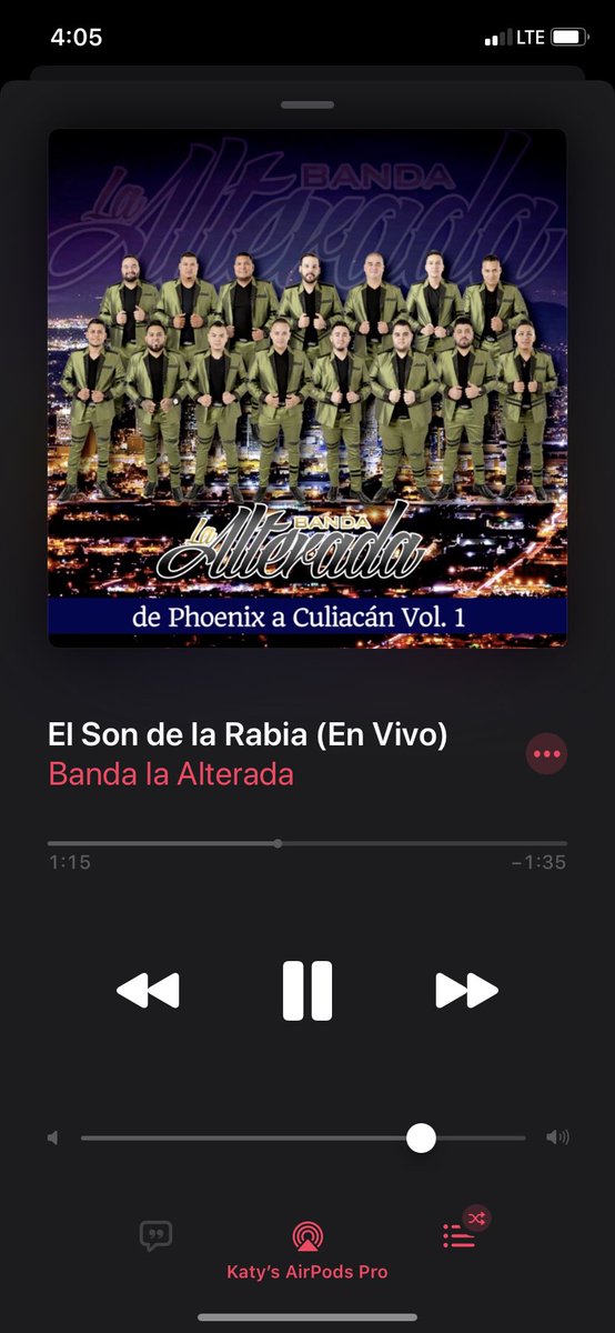 kitkatatack's tweet photo. extrañando las fiestas en la plaza 🥺 https://t.co/au4DbjY1Z3