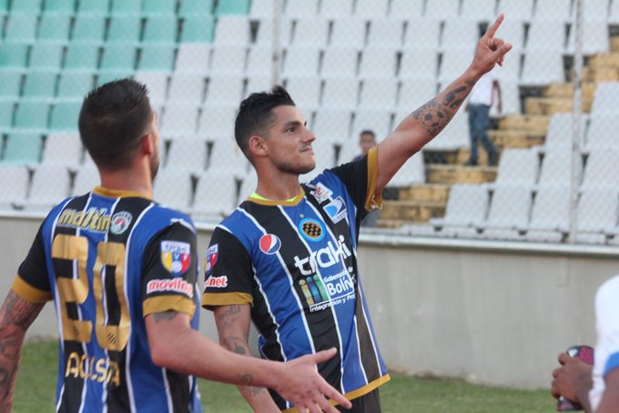 MinerosGuayana's tweet photo. #EfemérideNegriazul | 𝐎𝐜𝐮𝐫𝐫𝐢𝐨́ 𝐮𝐧 22 𝐝𝐞 𝐧𝐨𝐯𝐢𝐞𝐦𝐛𝐫𝐞 🔥🔥

#Mineros 4⃣-1⃣ @DvoTachira
📆 2015

⚽ Rafa Acosta 15'
⚽⚽ @richardblanco9 43' 60'
⚽ @anthony5gabriel 49'

#VamosMineros ⚫🔵 https://t.co/yE9VVq7MqB