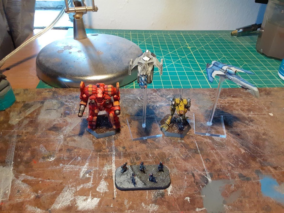 SeanErikAuthor's tweet photo. Some of my Dropzone commander models next to the new #Battletech ones. Are they perfectly to scale? No.

Will they work as a combined arms force? Hell yes they will https://t.co/KhStFjIJpe
