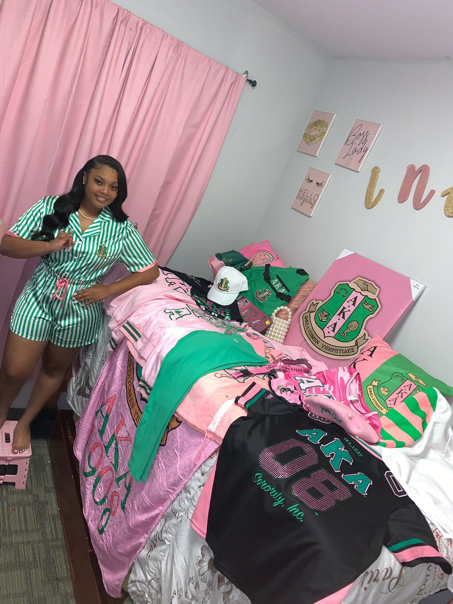 IndyaAnderson6's tweet image. And I Finally Became An AKA💕🐸  #aka1908 #myasu