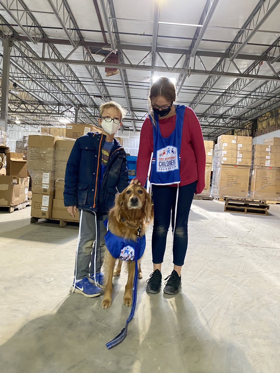 #ToyExpressFRCF Holiday Helpers Christopher, Lilliana, and Sparrow πΎ πβ€οΈπ
Get onboard by texting TOY to tel:24365 or visit, https://t.co/1cm0gkZbtG https://t.co/BB1viyFGEC