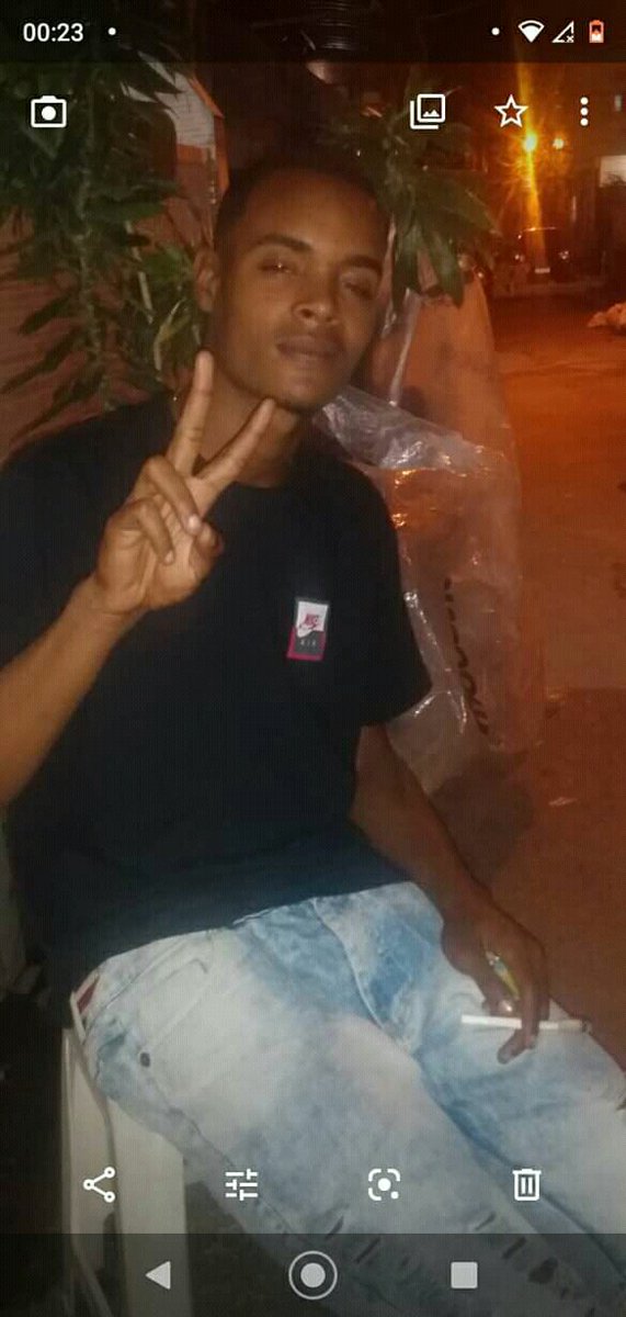 Lucasda13192893's tweet photo. Paz os acessos da maré $ https://t.co/zk2aJFJCWv