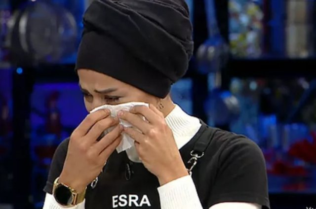 Vatann41's tweet photo. Çok doldum kusura bakma şef
 
Kameraların olmadığı yerde Uğur hep Anamıza sövüyor
#masterchefturkiye 
#ayyüce
#uguryilmazdeniz https://t.co/3FzUObTAfR
