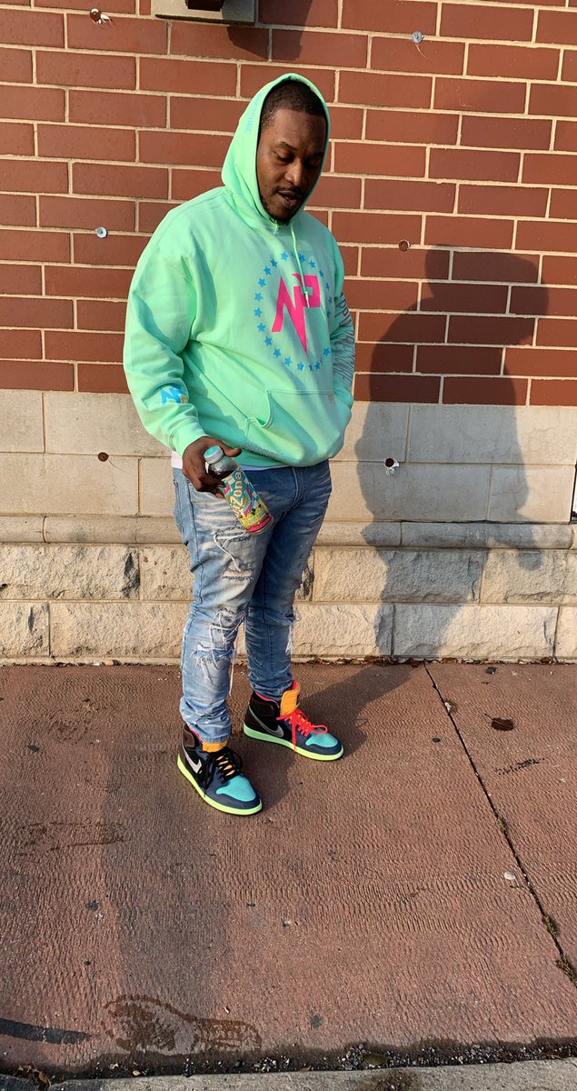 FREDDYRUGER2212's tweet photo. 💯😤👣🗣Think it’s Sweet like this Tea I AP😈‼️ #Urbanfashion #AP #ApplyPressure #FON #APL #BLM #BlackOwnedBusiness #ChicagoDesigner #2020Fashion #PressureSZN #APshit #BioHack #Hoodie #APDirtGang #APMotorCross
#GlowHoodie https://t.co/gMBKo0lG6V