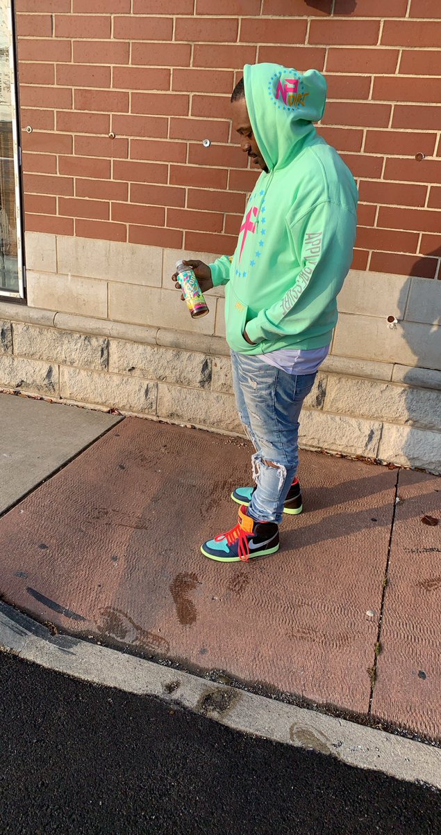 FREDDYRUGER2212's tweet photo. 💯😤👣🗣Think it’s Sweet like this Tea I AP😈‼️ #Urbanfashion #AP #ApplyPressure #FON #APL #BLM #BlackOwnedBusiness #ChicagoDesigner #2020Fashion #PressureSZN #APshit #BioHack #Hoodie #APDirtGang #APMotorCross
#GlowHoodie https://t.co/gMBKo0lG6V