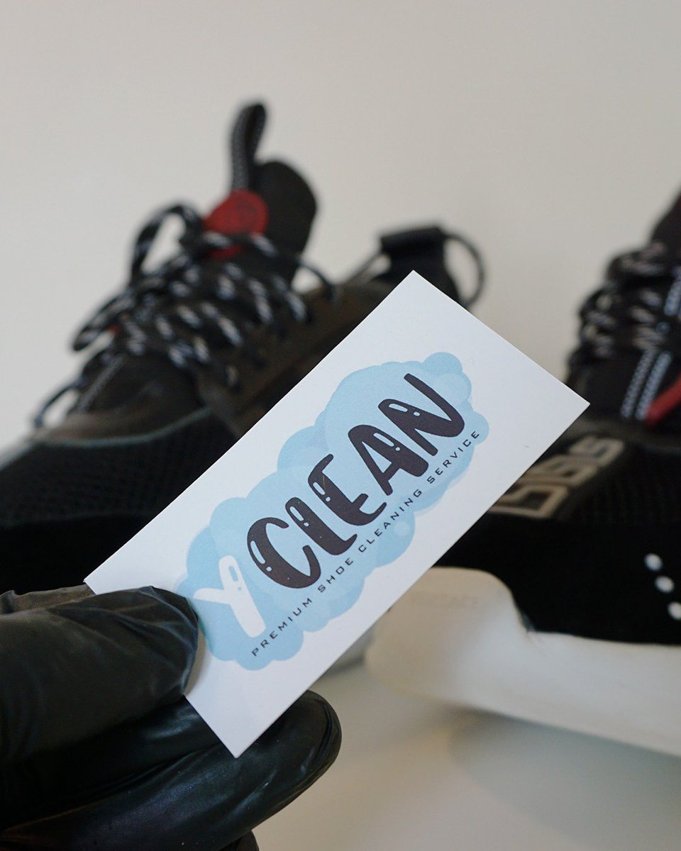 YcleanUK's tweet photo. Versace 🧽 👟 https://t.co/jVhg9dMThd
