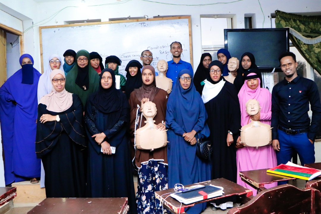 YouthForHealth1's tweet photo. Cardiovascular diseases make huge portion of the deaths due to #NCDs. As part of #Youth4healthBeatingNCDs campaign, we trained 80 student from Golis University-Burao on how to perform effective CPR.
#BeatingNCDs
#Youth4UHC https://t.co/CbDSPX4cH8