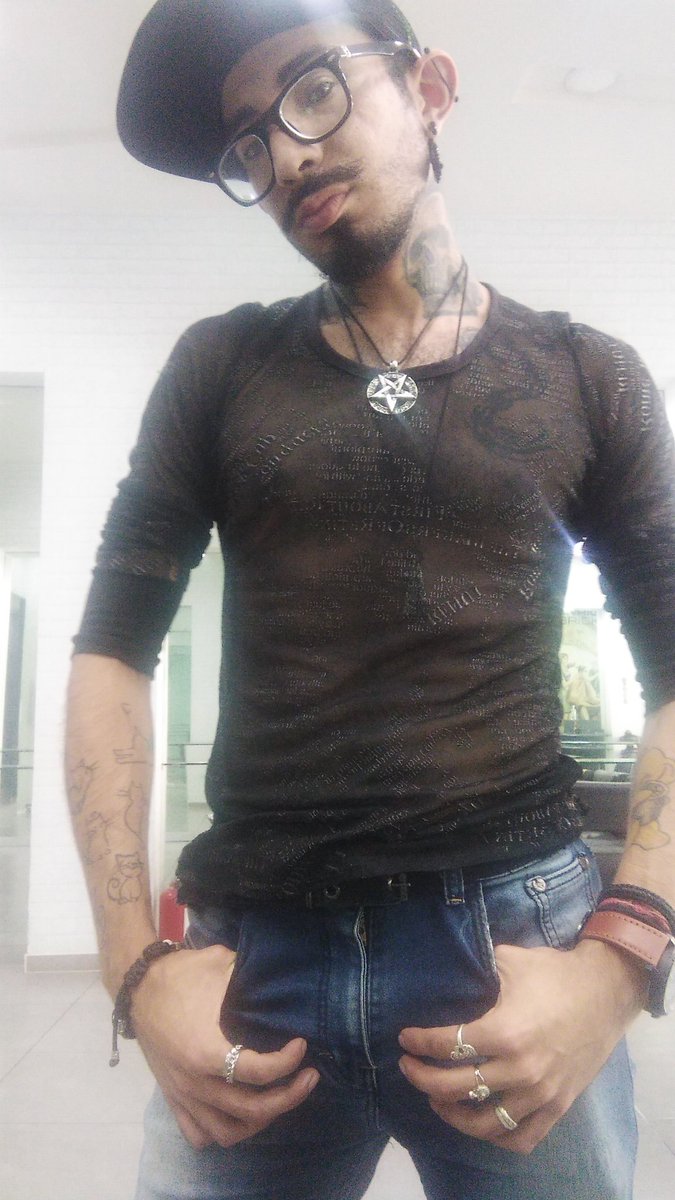 Saidyuyi1's tweet photo. Feliz domingo #hot #stilista #inter #gay #bro #fenix #morningsatar https://t.co/dEk9BJtZ7i
