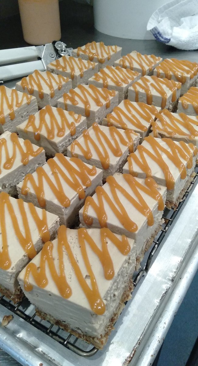 Been a long while since I posted food pictures of what I've been creating at work so here we go.... Raw cashew caramel latte slice 😋
Gluten free ; Soy free ; Vegan