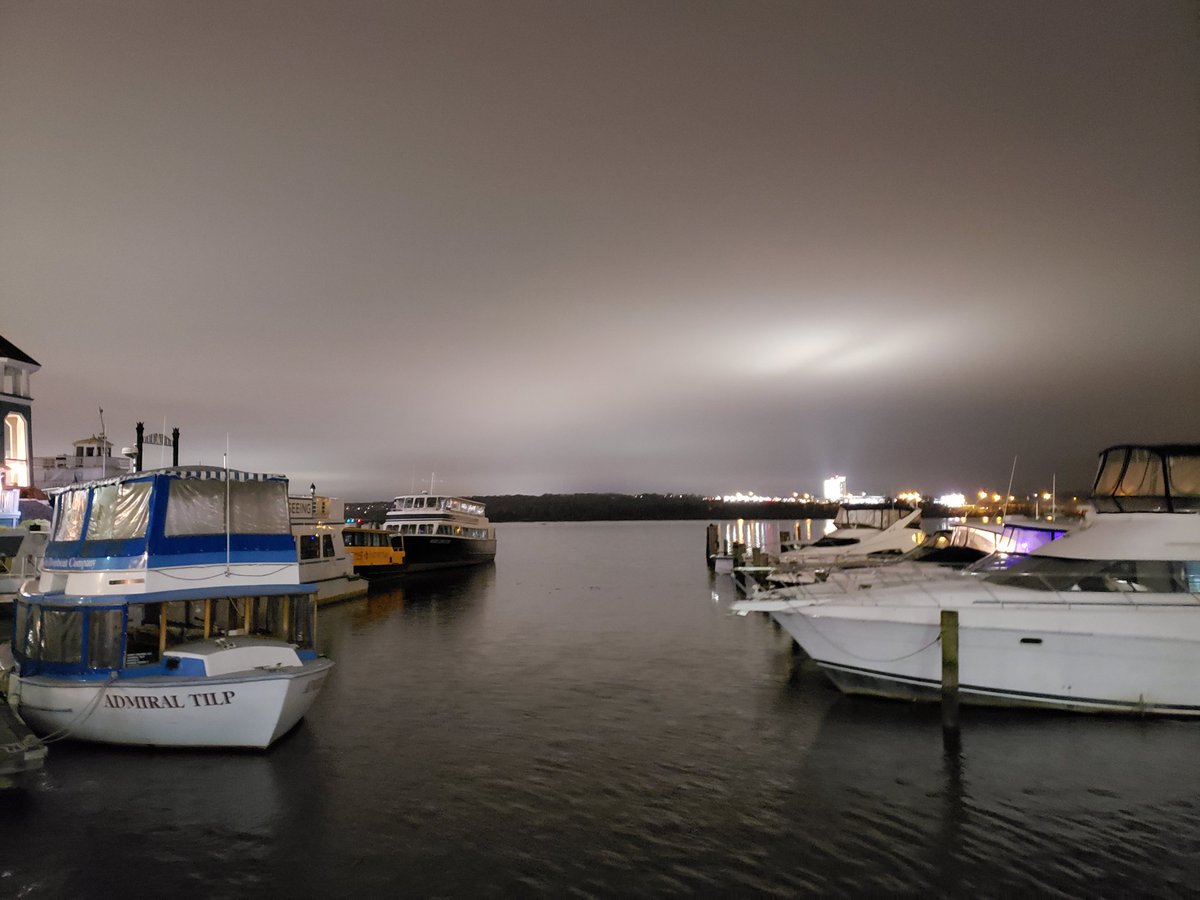 rubrics4life's tweet photo. Took a stroll down to the ALX waterfront in Old Town. So peaceful.
@AlexLivingMag
@AlexandriaVAGov
#MadeinALX https://t.co/iy5OQN92wC