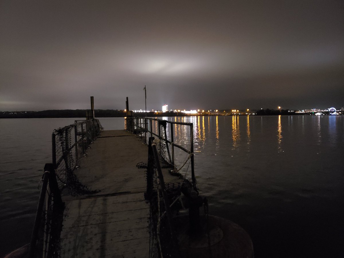 rubrics4life's tweet photo. Took a stroll down to the ALX waterfront in Old Town. So peaceful.
@AlexLivingMag
@AlexandriaVAGov
#MadeinALX https://t.co/iy5OQN92wC