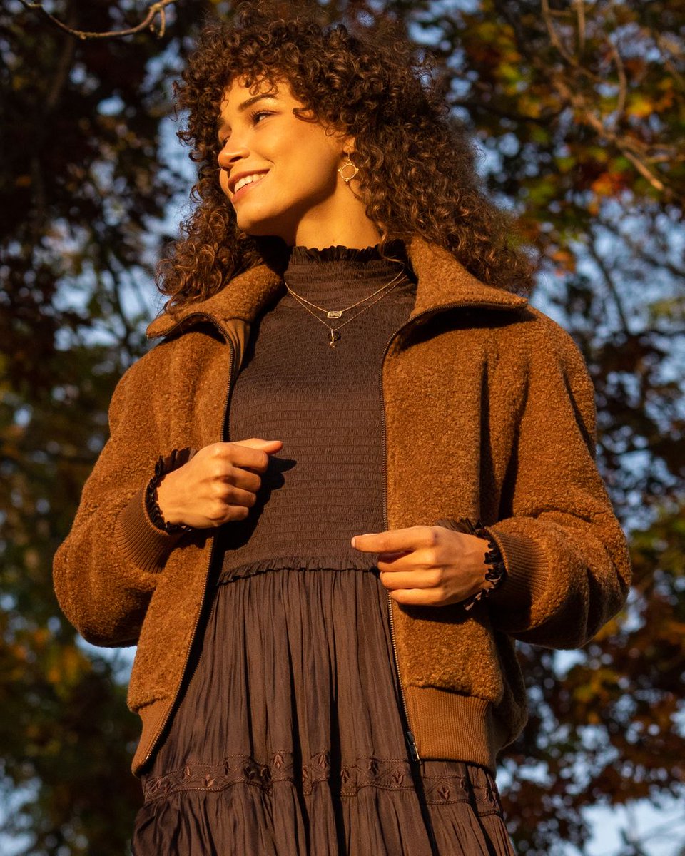 AlhambraStyle's tweet photo. A Season Favorite
The gorgeous Amager Bomber Teddy by Apiece Apart
#alhambrastyle #smallbusiness #SupportSeattleSmallBiz #slowfashion #luxuryfashion #shopsmall #ApieceApart #amagerbomberteddy #bomberjacket #teddyjacket #fauxfur #seasonfavorite #fashionbloggers #lifestyleblogger https://t.co/jKLmhO74AE