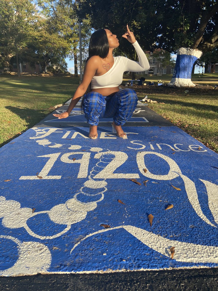ameliaab7's tweet photo. IT STARTED IN 1920 FROM THE VISION OF FIVE 💙🤍🕊 https://t.co/PyIQgJ8C3B