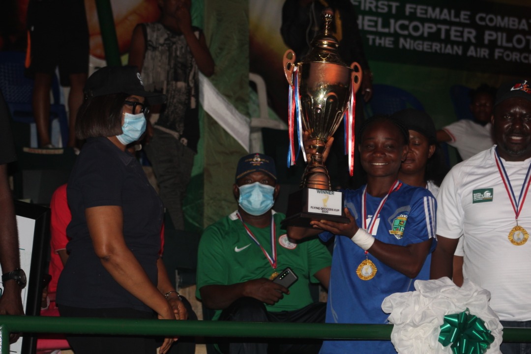 samueloahmadu's tweet photo. Bayelsa Queens are 2020 Flying @OfficersCup2020 Cup champions

https://t.co/YqtiL400xj #FlyingOfficersCup2020 https://t.co/CenvIV0LCR