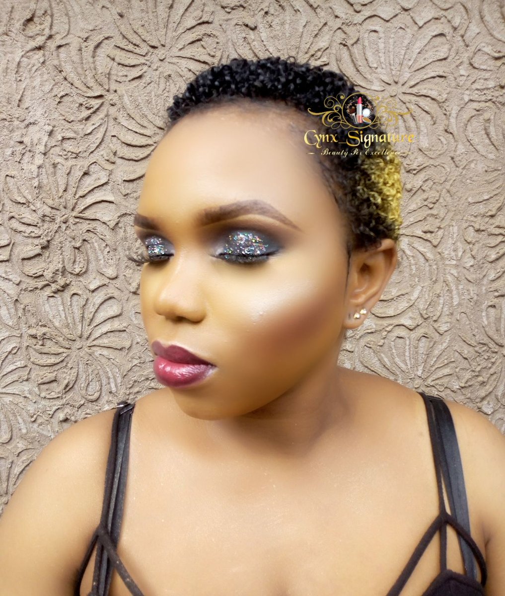 Smoky eyes and lips 💋 so yummy 😋 and catching.

Book us for ur occasions.

#cynxsignature#muasignature #beautyperexcellence #onitshamua #cutemakeup #beautyproducts #makeupgoal #everydaymakeup #weddingmakeup #bridalmakeup #bestmakeupproducts #Anambramakeup #onitshamakeupartist