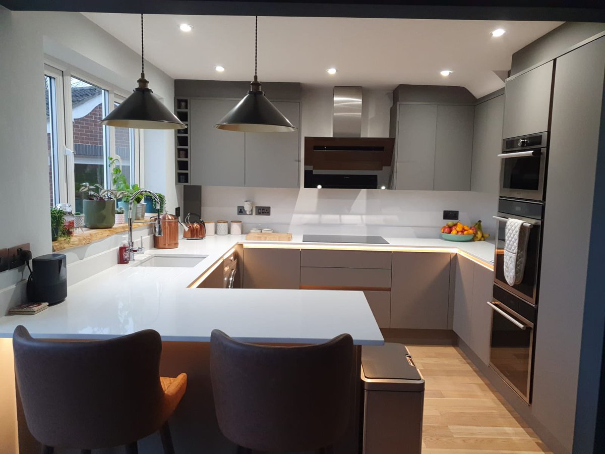 HullKitchens's tweet photo. Here’s some pics of a kitchen we’ve recently supplied &amp; fitted! Look at this onyx grey matte true handleless kitchen! Finished with 20mm solid quartz https://t.co/Zrnxyw4Wov