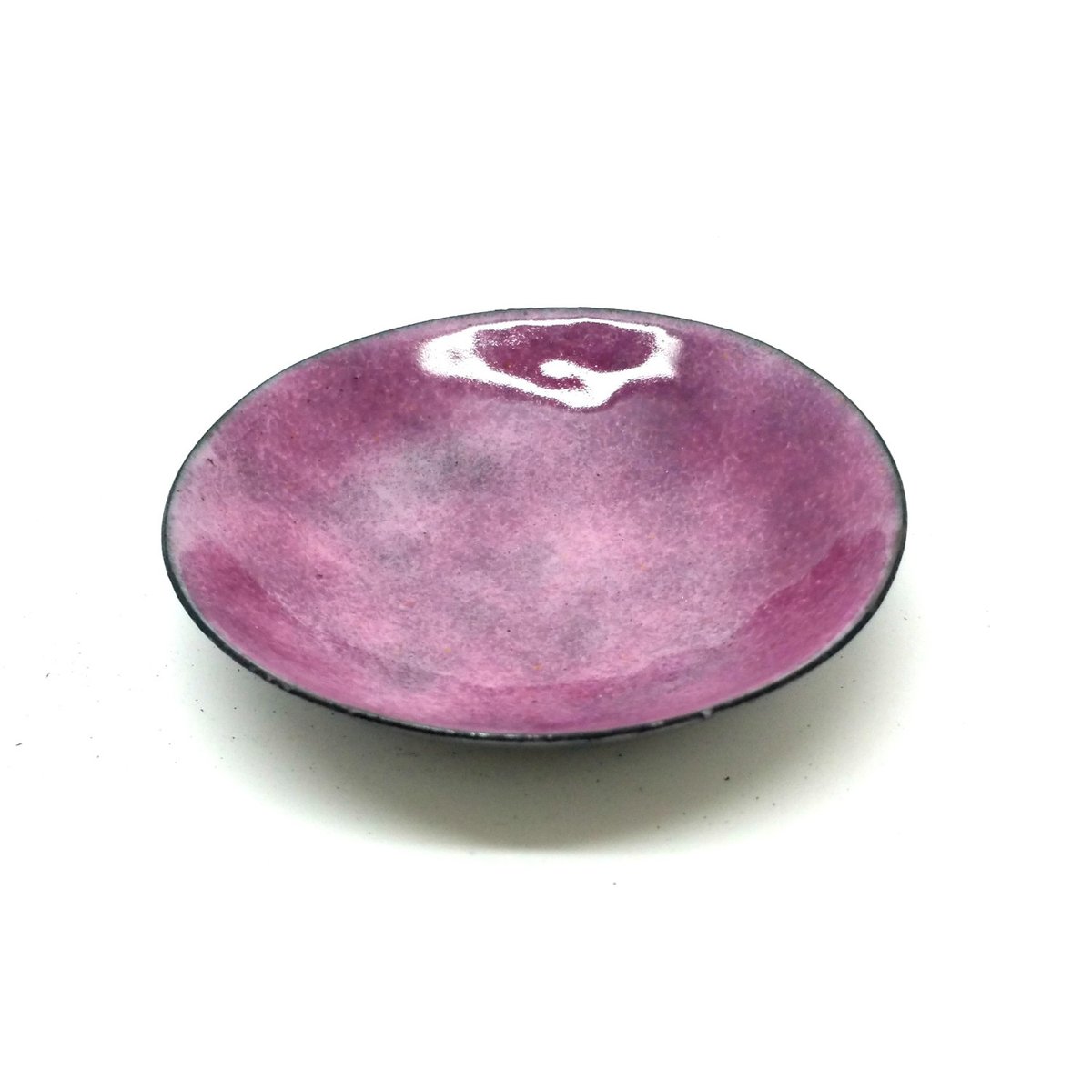 MaisyPlum2's tweet photo. Raspberry Pink Trinket Dish - Pink Ring Bowl - Enamel Trinket Dish https://t.co/2NKXDK30Tt ##LondonisLovinit #EshopsUK #EtsyUK ##StandWithSmall #UKGiftAM #Inbizhour #HandmadeHour #etsyselleruk #RaspberryPink https://t.co/ZgdkzE81Ao