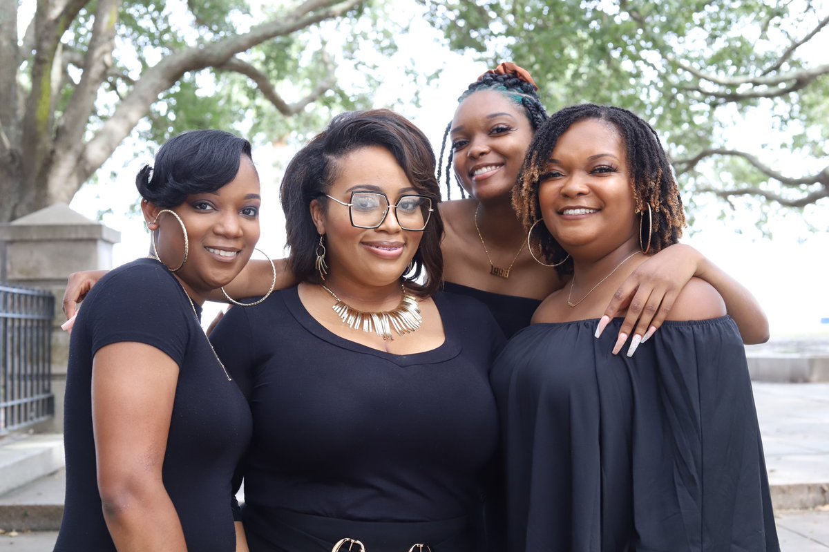 Glitter___Minds's tweet photo. We were founded by four sisters in 2019 with a dream of empowerment and inclusivity no matter the age, race, gender, or size. We provide quality products with the everyday, and sometime glamourous "you" in mind. We hope you become a longtime member of the GLAMSquad! https://t.co/ixPKylhwVO