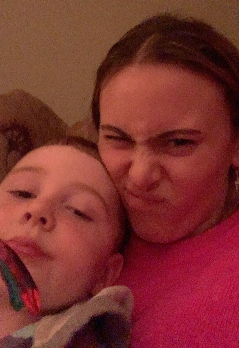 lizzyclaireeee's tweet photo. My Sunday night!!! #love #family #cousins https://t.co/9UerG2Gbms