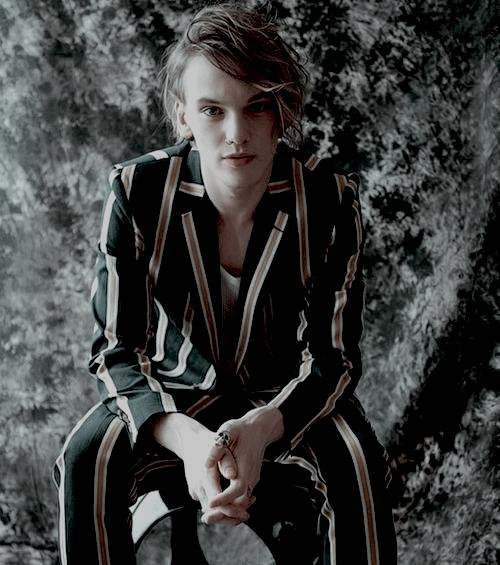 Happy birthday to a great human being like Jamie Campbell bower a great actor, singer and a great person 