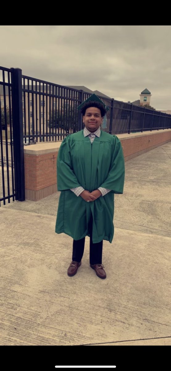 kendrickKB5's tweet photo. I Never said I was better. I just know I’m different ~🎓🎓💯 https://t.co/d0wRSQ0mSg