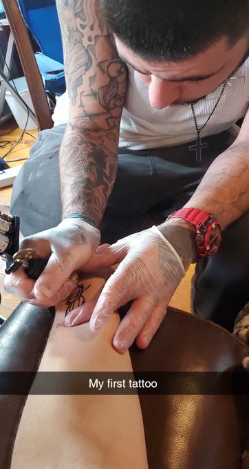 So I got my first tattoo today. I wanted pink and yellow for #breastcancer and #bonecancer https://t<a href="/tag/breastcancer"class="tags"><span>#breastcancer</span></a><a href="/tag/bonecancer"class="tags"><span>#bonecancer</span></a>