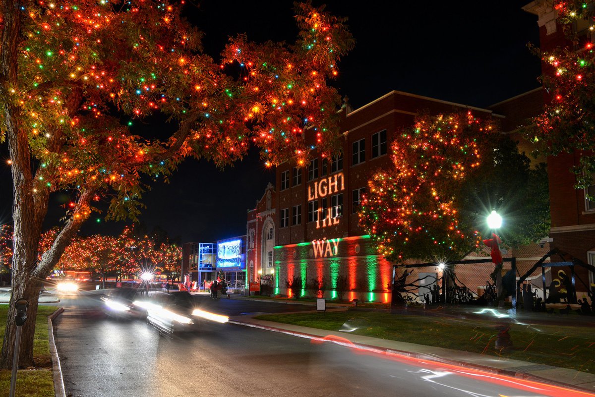 UIWAlumni's tweet photo. Who is joining us tonight for Light The Way Holiday Drive? ☝️🎄
📷 @uiwcardinals #LightTheWay #LTW2020 #UIW #UIWAlumni https://t.co/J5udWobrZK
