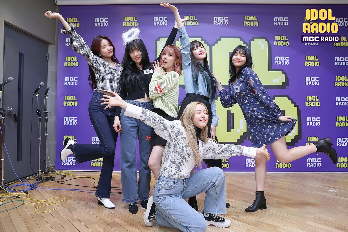 nyeongnight's tweet photo. i can only sincerely thank you for the amazing memories & music you've given me this year. i've never been happier to be a buddy 🥰 i am extremely proud your growth as individual artists & as a group, and i can't wait to see what is next. love you so much 💙
#KeepRunningGFRIEND https://t.co/Lsx5Qjl91Q