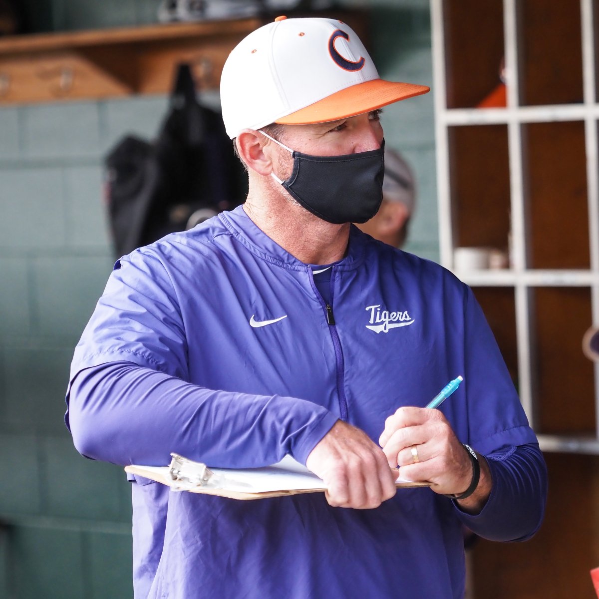 ClemsonBaseball's tweet photo. It was a 👌 weekend at Doug Kingsmore Stadium, where we concluded the fall practice season.

Orange won the series 2-1 behind some stellar performances at the plate...

STORY - https://t.co/2Yc6JmyPVT https://t.co/X2OhD4oW25