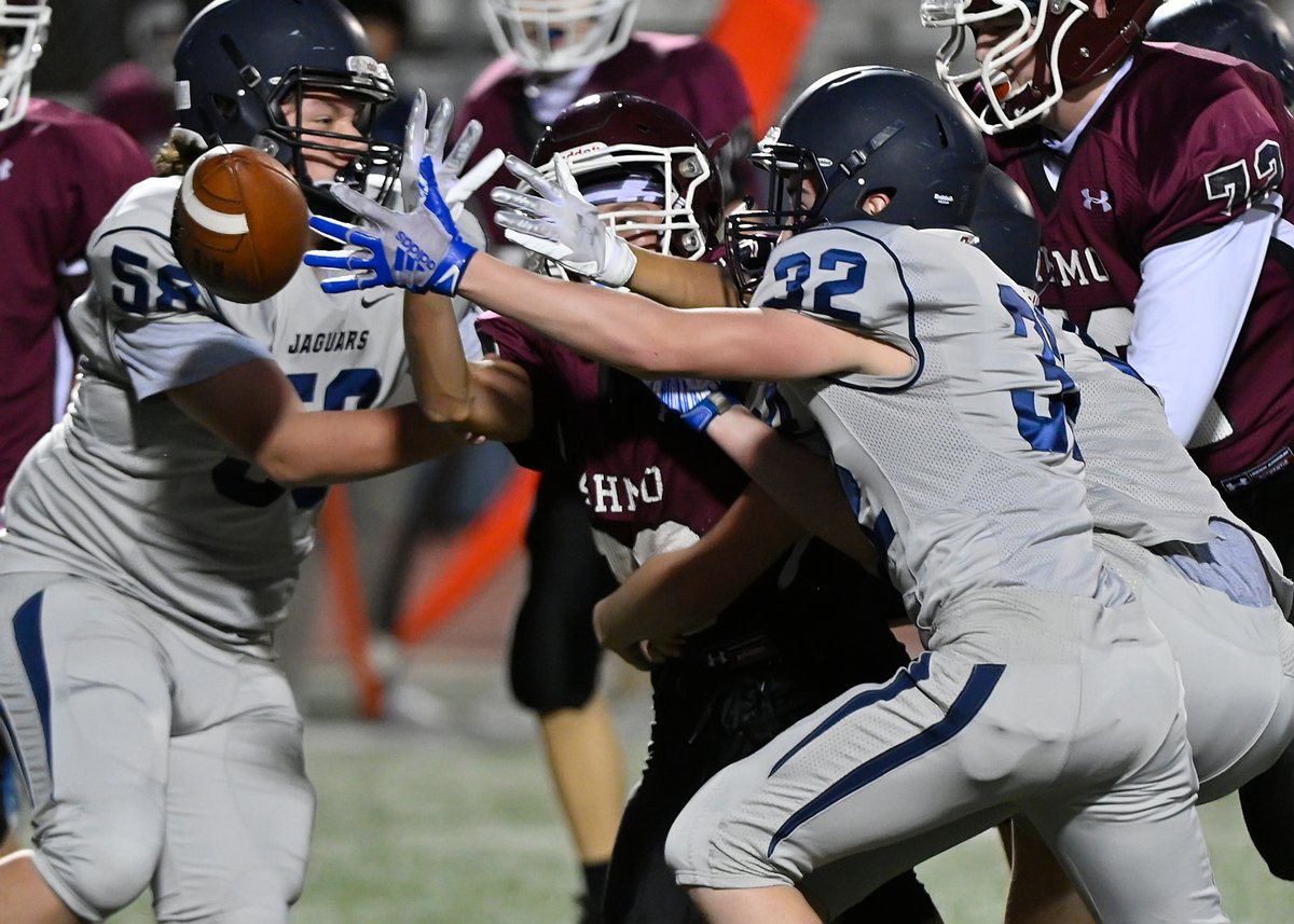 lorenziniphotog's tweet photo. Flower Mound Freshman Silver photos vs Wylie are posted: https://t.co/YVrs6Fo65j https://t.co/f6CySm66JI