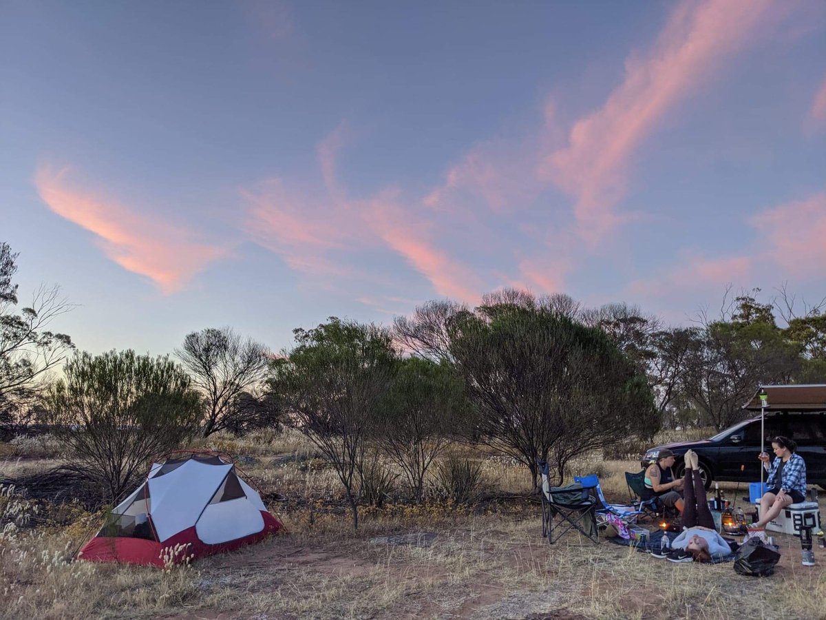DrJessStromberg's tweet photo. Beauty weekend to learn to #handjam. Only lost a little skin, and was worth it for the views. 🧗🏼⛺️🌄 #gaysinthewild #rockwallabies #rockclimbing #granite #camping #westralia https://t.co/rFJRJsIAD8