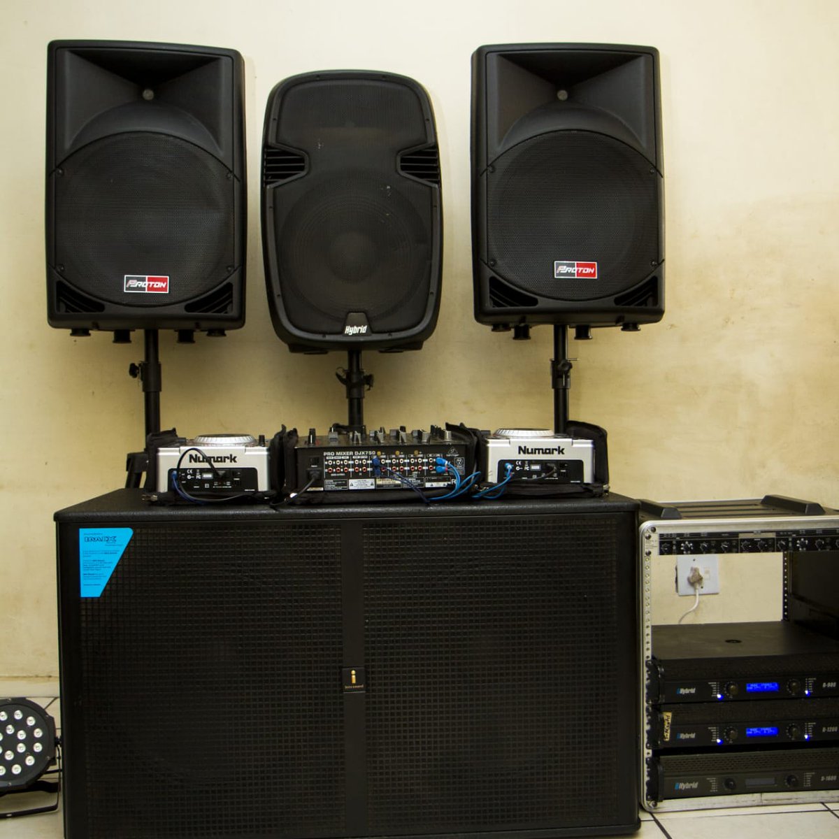 RockVibezSound's tweet photo. Sound System Available for hireout! #Decembertime #Partytime #feelit #goodsoundsystem https://t.co/Ml4jG2r501