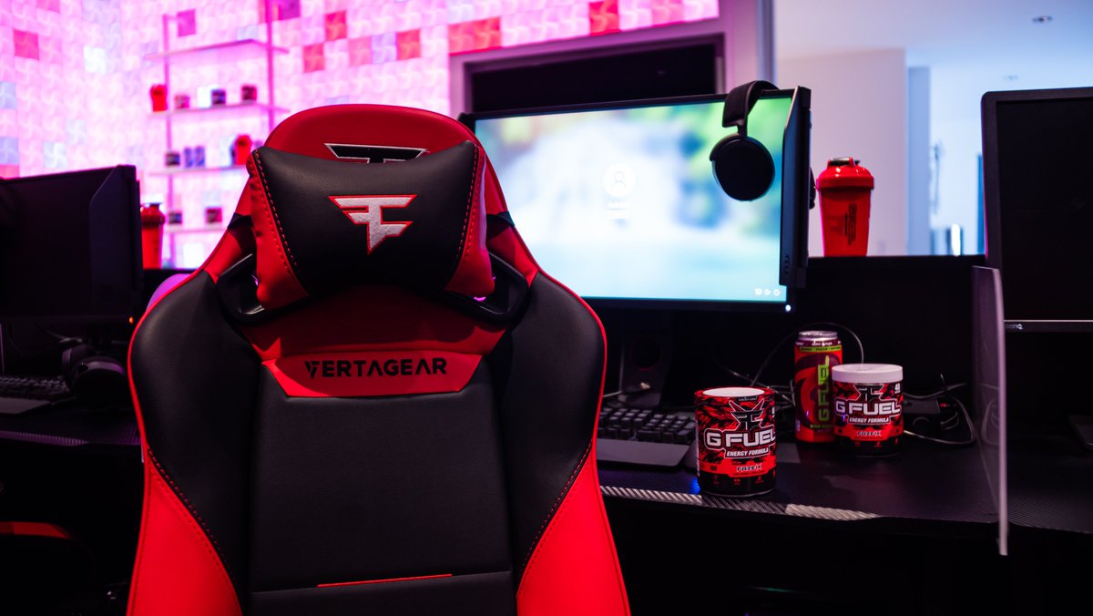 FaZeClan's tweet photo. Dream setup. 👀 https://t.co/mEmcahRWXh