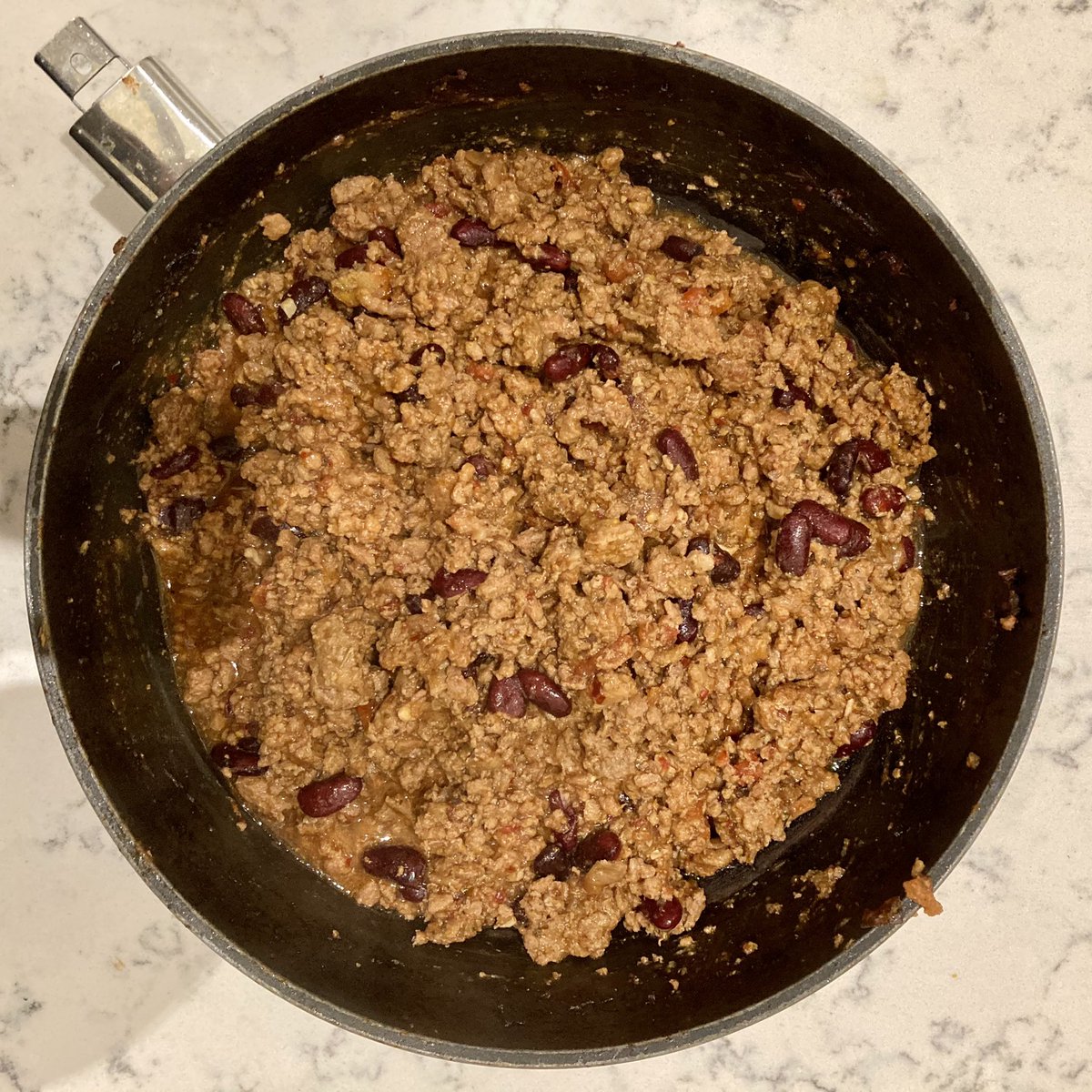 UKMilkBeef's tweet photo. Tonight’s attempt at #FoodPorn: chilli-con-carne made with #GreatTasteAwards -winning #MilkBeef mince. Get some at https://t.co/ISlnVzHb2o...Now!...Because we are calling #LastOrders on this year’s fresh season and shall switch to frozen at this months end. https://t.co/a3a0CrvVDC