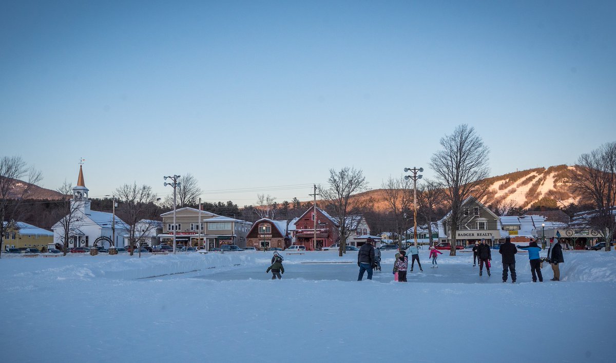 BostonDotCom's tweet photo. This local spot just ranked as the No. 1 ski town in North America https://t.co/KSN6wIPKyR https://t.co/qEmGF41I8Z