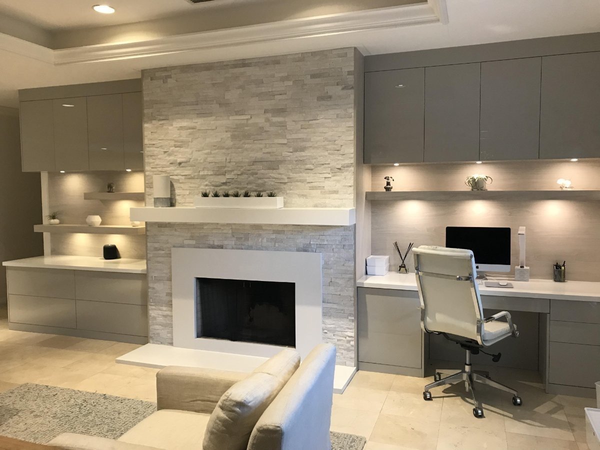 ClosetFactoryFL's tweet photo. This custom home office and wall unit is the perfect place to gather the family before Sunday dinner. Catch up by the fireplace and take in the beauty of your new space.
#fireplace #workspace #homeoffice #livingroom #familytime #closetfactory #closetfactoryfortlauderdale https://t.co/S5aE8oiBbg