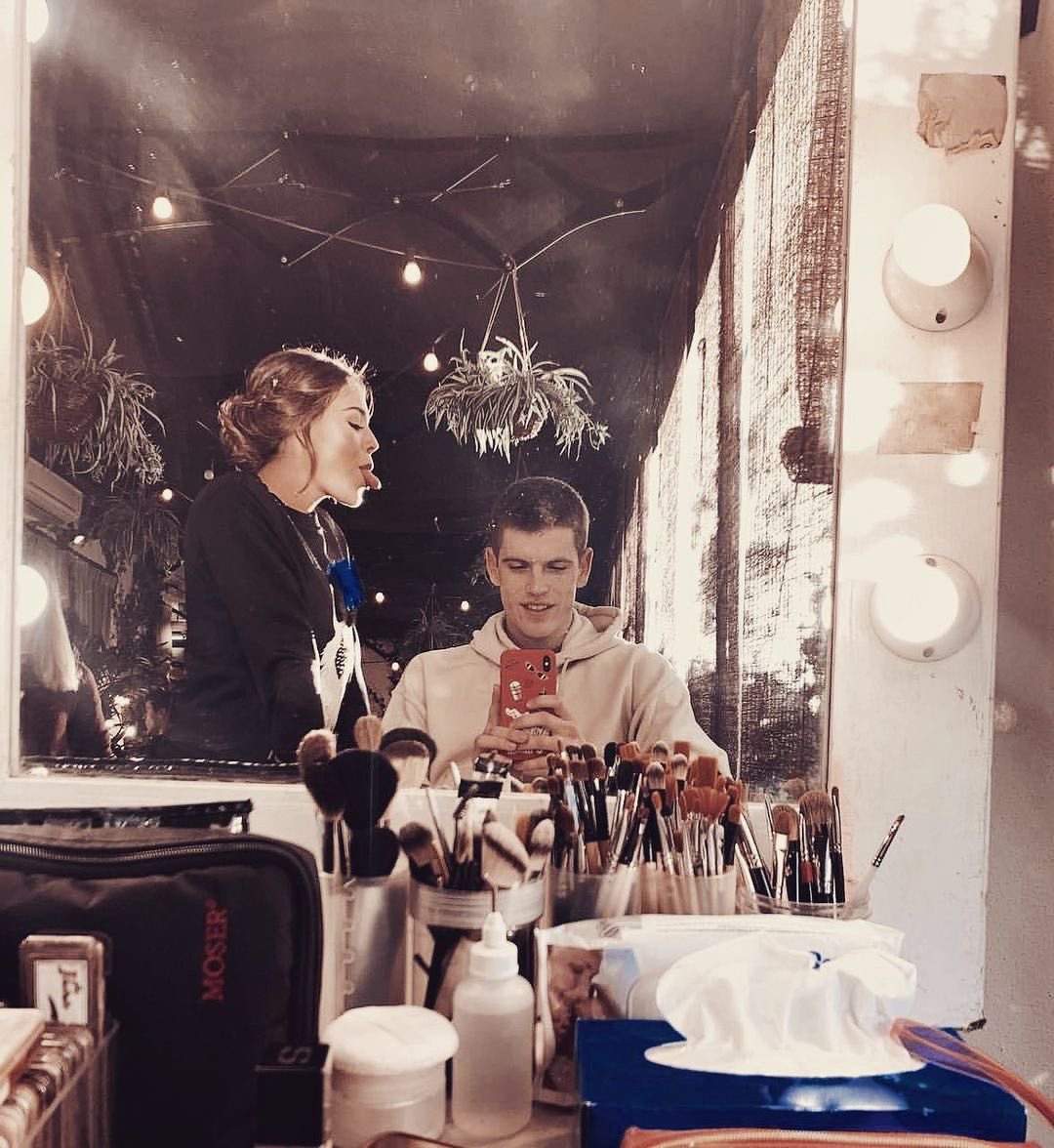 •~|

𝓷𝓸 𝓶𝓮 𝓹𝓻𝓮𝓸𝓬𝓾𝓹𝓪 𝓶𝓲 𝓶𝓪𝓵𝓪 𝓕𝓪𝓶𝓪

▮ 𝑳𝒖𝒄𝒓𝒆𝒄𝒊𝒂 𝑴𝒐𝒏𝒕𝒆𝒔𝒊𝒏𝒐𝒔

        ▮ 19 años
        ▮ 1 año de Universidad
        ▮ Bisexual
        ▮ Medio Hermana de Valerio
        ▮ New York Style Life

                         ¿↻+♡?= DM🔥