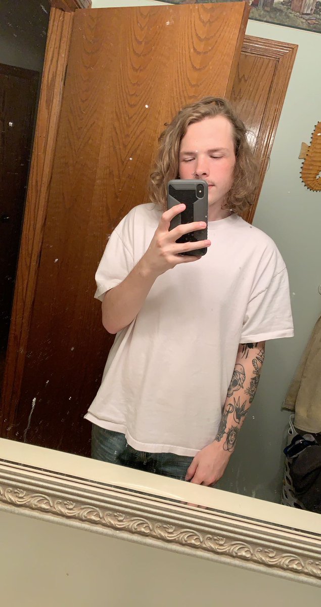 kvnder's tweet photo. @oliverxfrancis Left was 3 years ago right was about a month ago. Down a 100+ lbs. https://t.co/AQIQCajmkZ